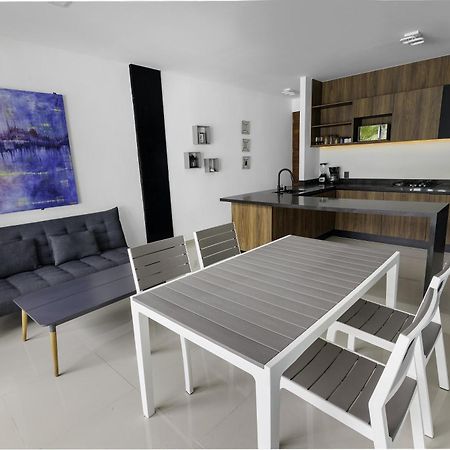 Angelina 28 Beachfront And Family Apartments - Modern And Relaxing Long Stays - 20 Min From Cancun Airport Puerto Morelos Eksteriør billede