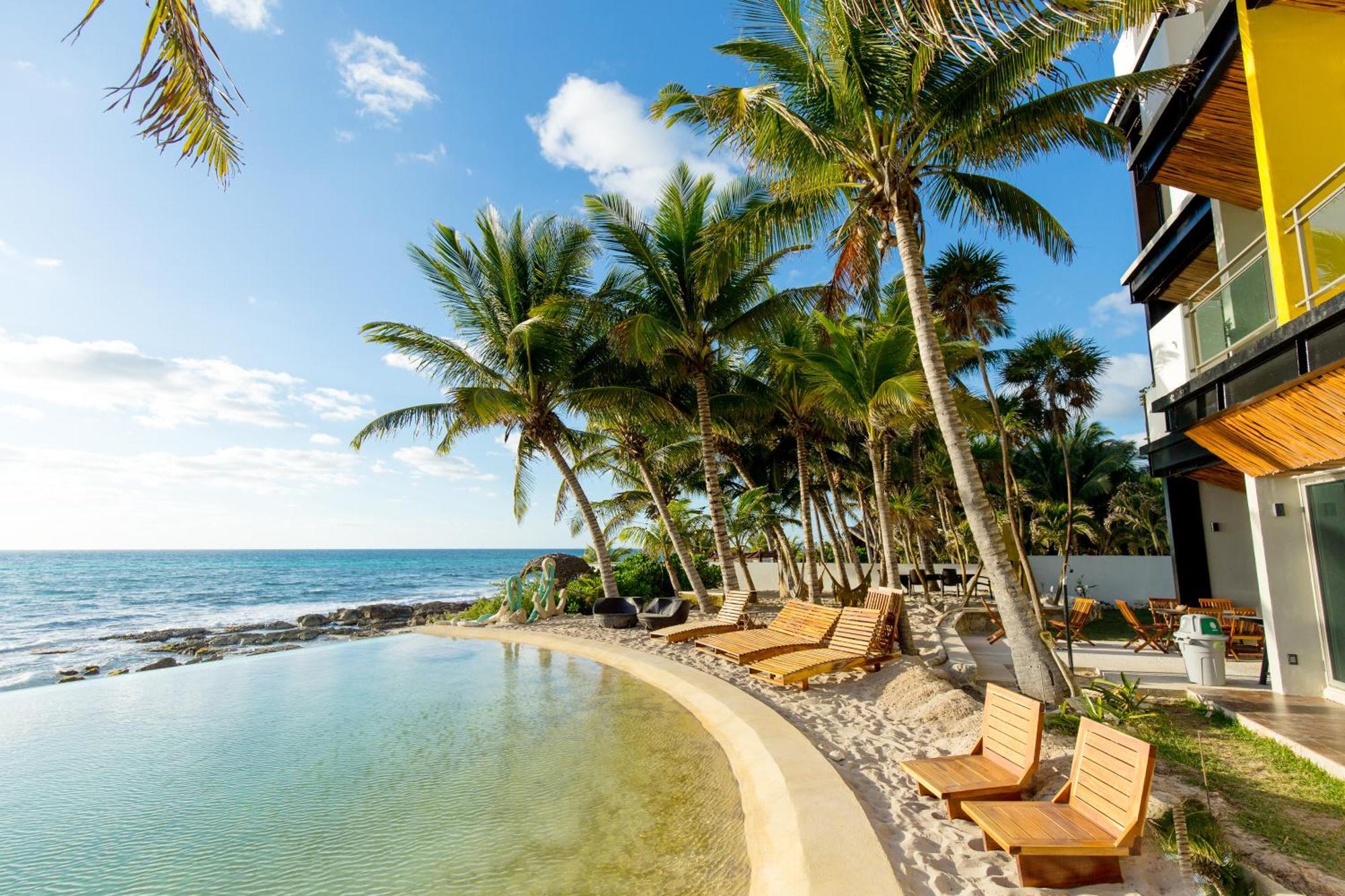 Angelina 28 Beachfront And Family Apartments - Modern And Relaxing Long Stays - 20 Min From Cancun Airport Puerto Morelos Eksteriør billede